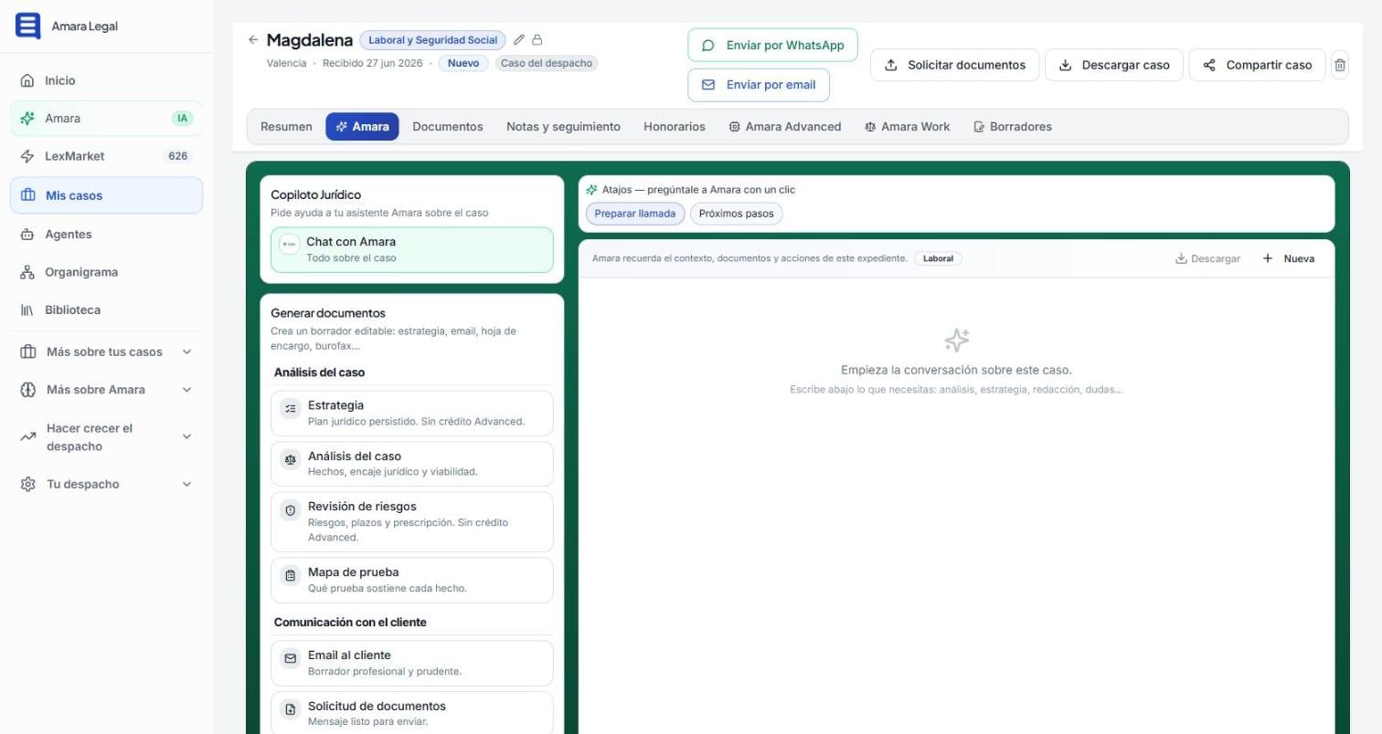 Copiloto jurídico de Amara dentro de un expediente con acciones de estrategia, análisis, riesgos y mapa de prueba